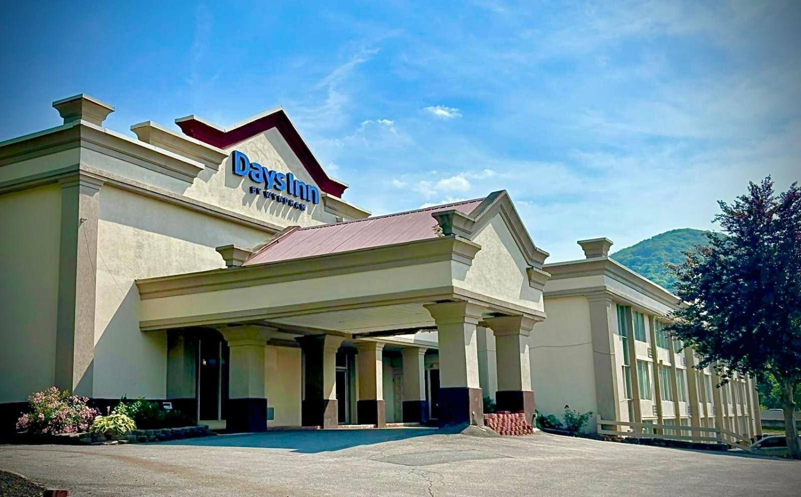 Days Inn By Wyndham Williamsport Exterior photo