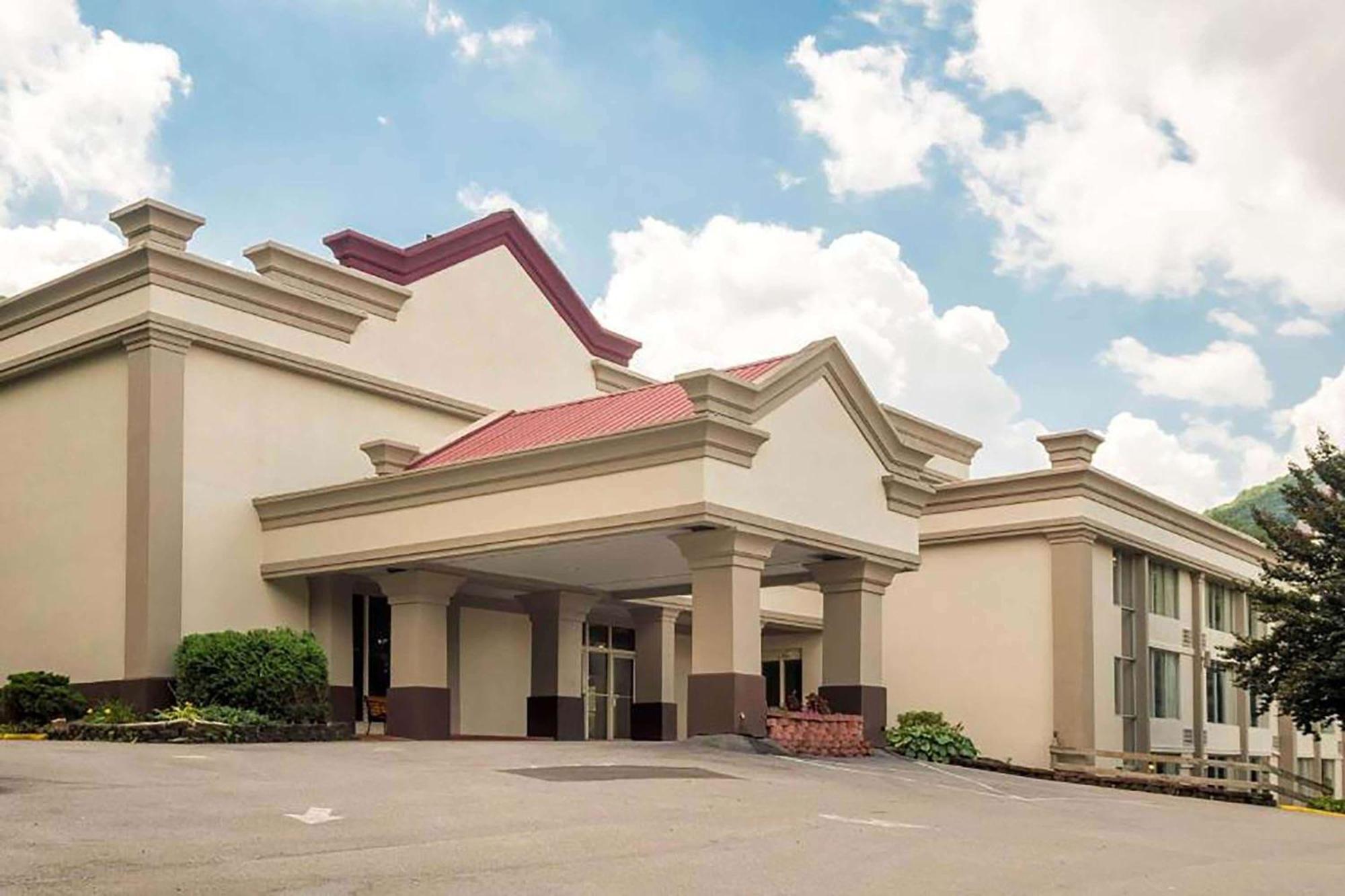 Days Inn By Wyndham Williamsport Exterior photo