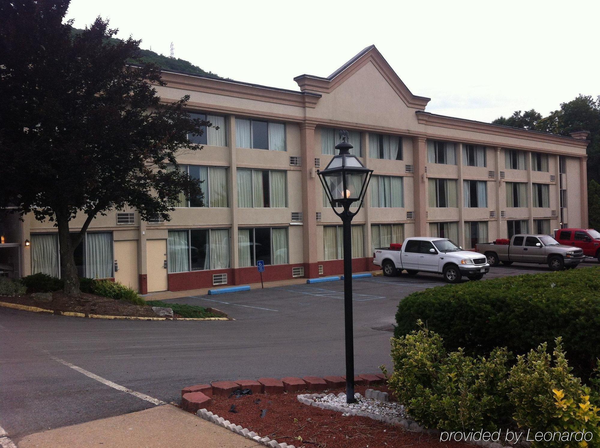 Days Inn By Wyndham Williamsport Exterior photo